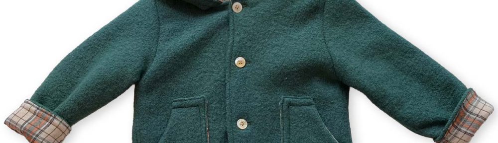 Thierchen Kindermode - Herbst/Winter 2025/26: Grüne Jacke mit Kapuze